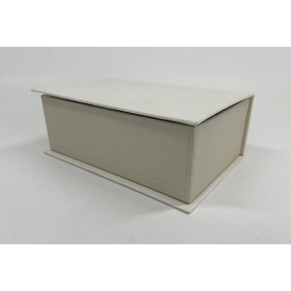 Dept 56 Springtime Stories Of The Snowbunnies "I'll Love You Forever" #2615-8 - Picture 5 of 5